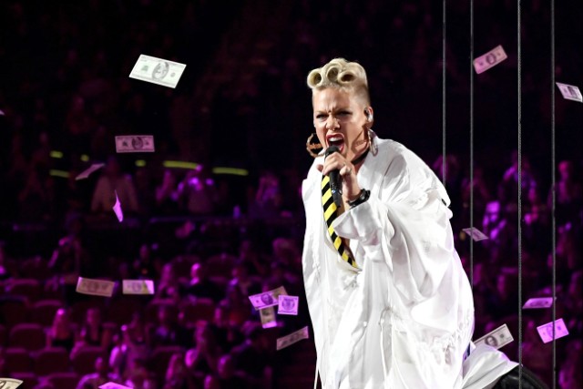 pink-dr-luke-not-a-good-person-1507225280