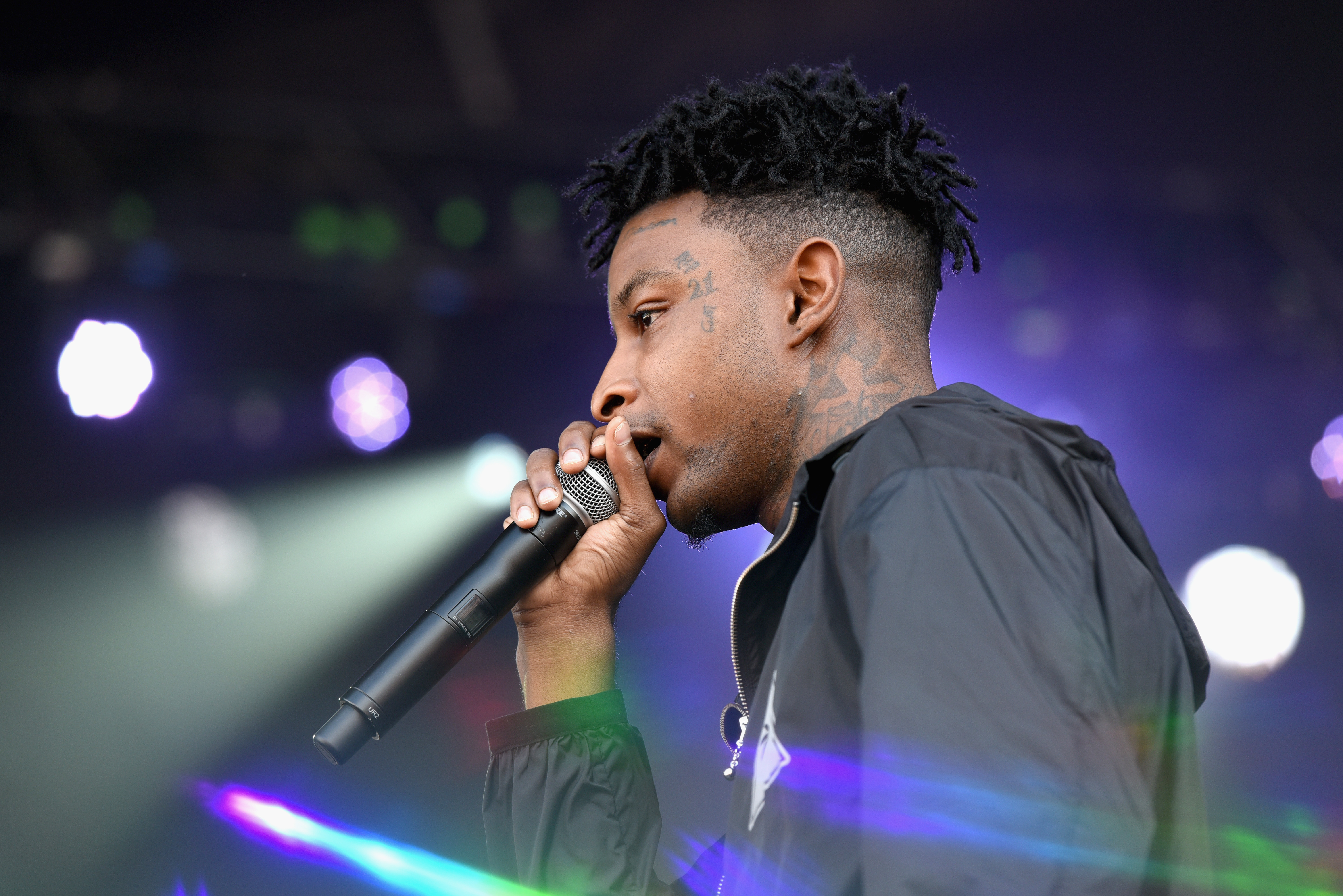 Watch 21 Savage's Stunningly Awful NBA Halftime-Show Performance - SPIN