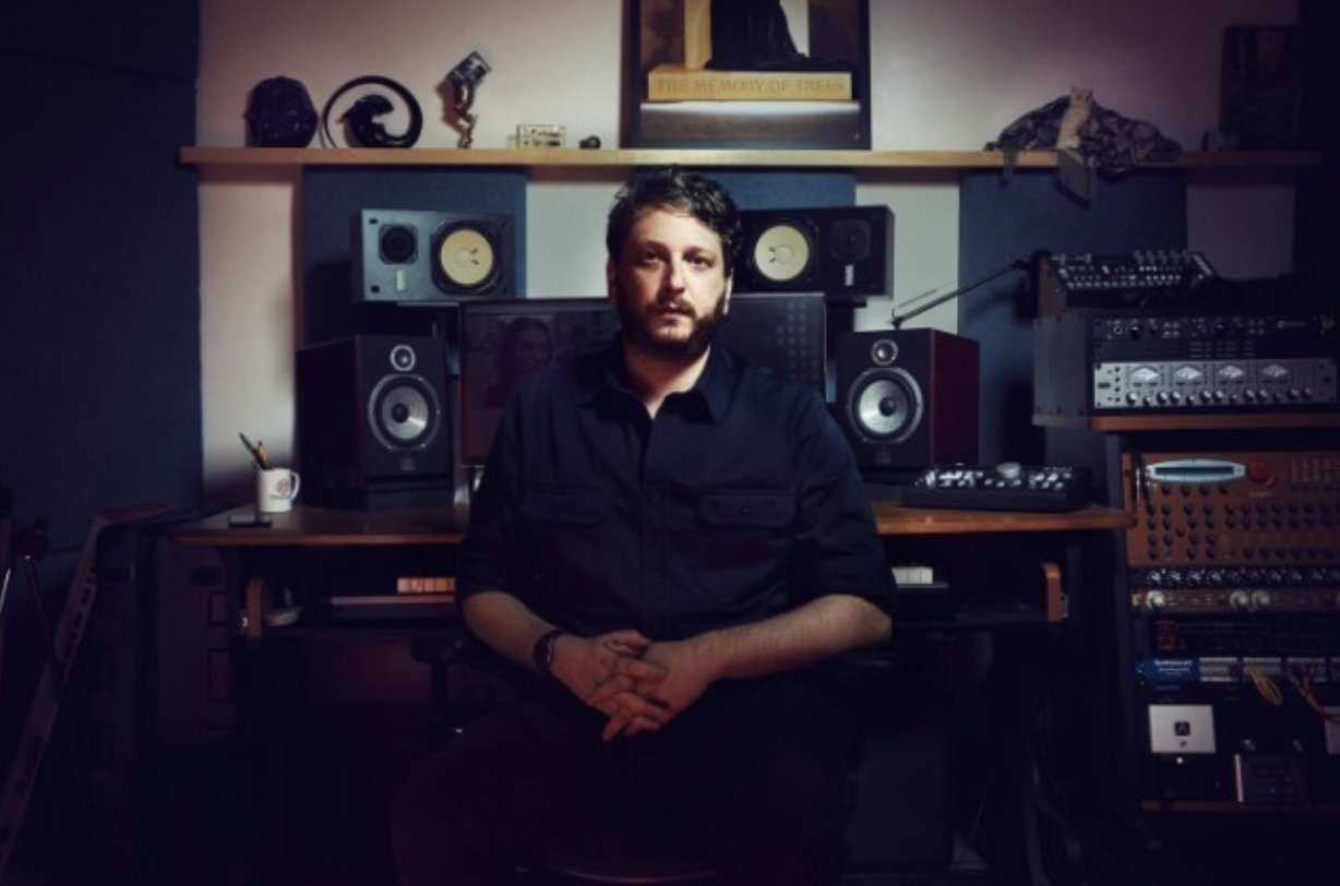 <i>Magic Oneohtrix Point Never</i> Is a Surrealist FM Broadcast for the Alt-Pop Age