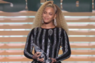 Beyoncé Surprises Colin Kaepernick to Present Him With <i>Sports Illustrated</i>’s Legacy Award