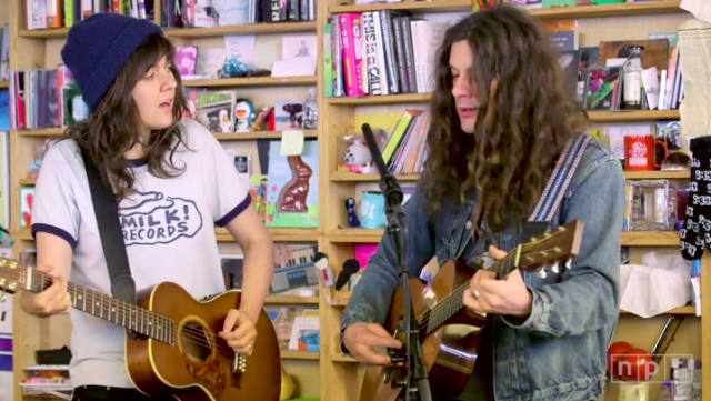 Watch Courtney Barnett And Kurt Vile S Npr Tiny Desk Concert Spin