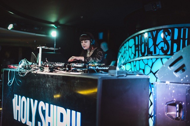 141013-holy-ship-gina-turner-1515440580