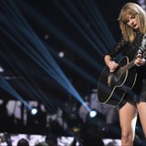 DJ Accused of Groping Taylor Swift Back on the Air as 