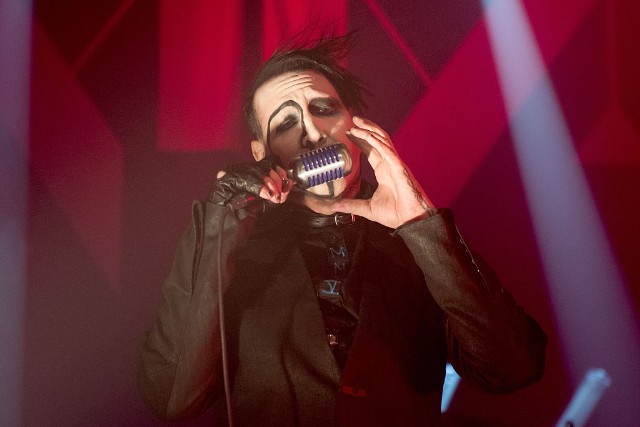 Marilyn Manson Melts Down Onstage in Weird Freestyle Blues Jam - SPIN