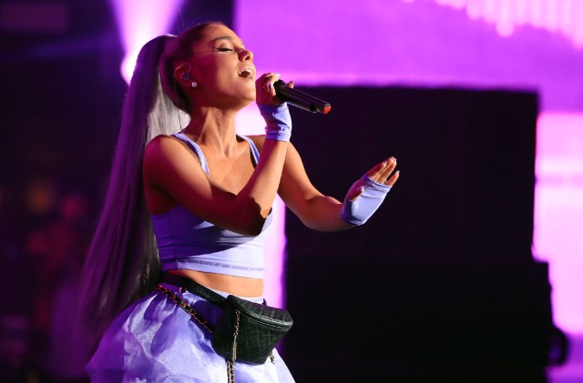 Ariana Grande Performs No Tears Left To Cry With Kygo At