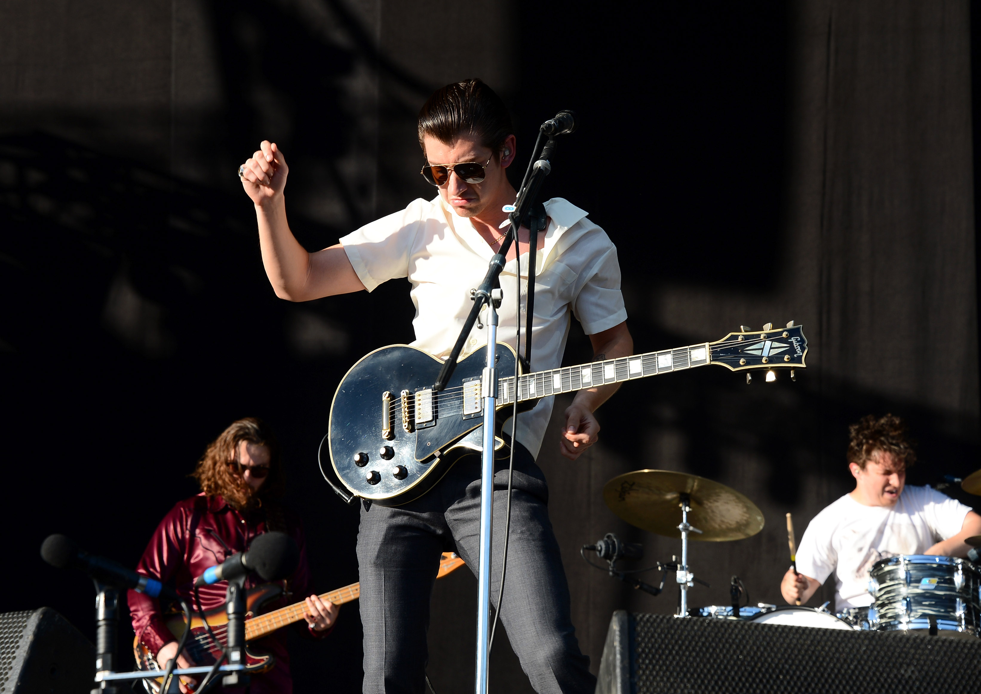 Arctic Monkeys debut four new songs