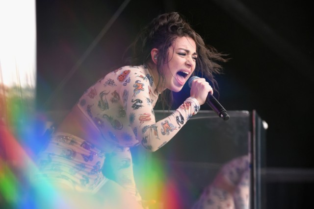 charli-xcx-girls-apology-rita-ora