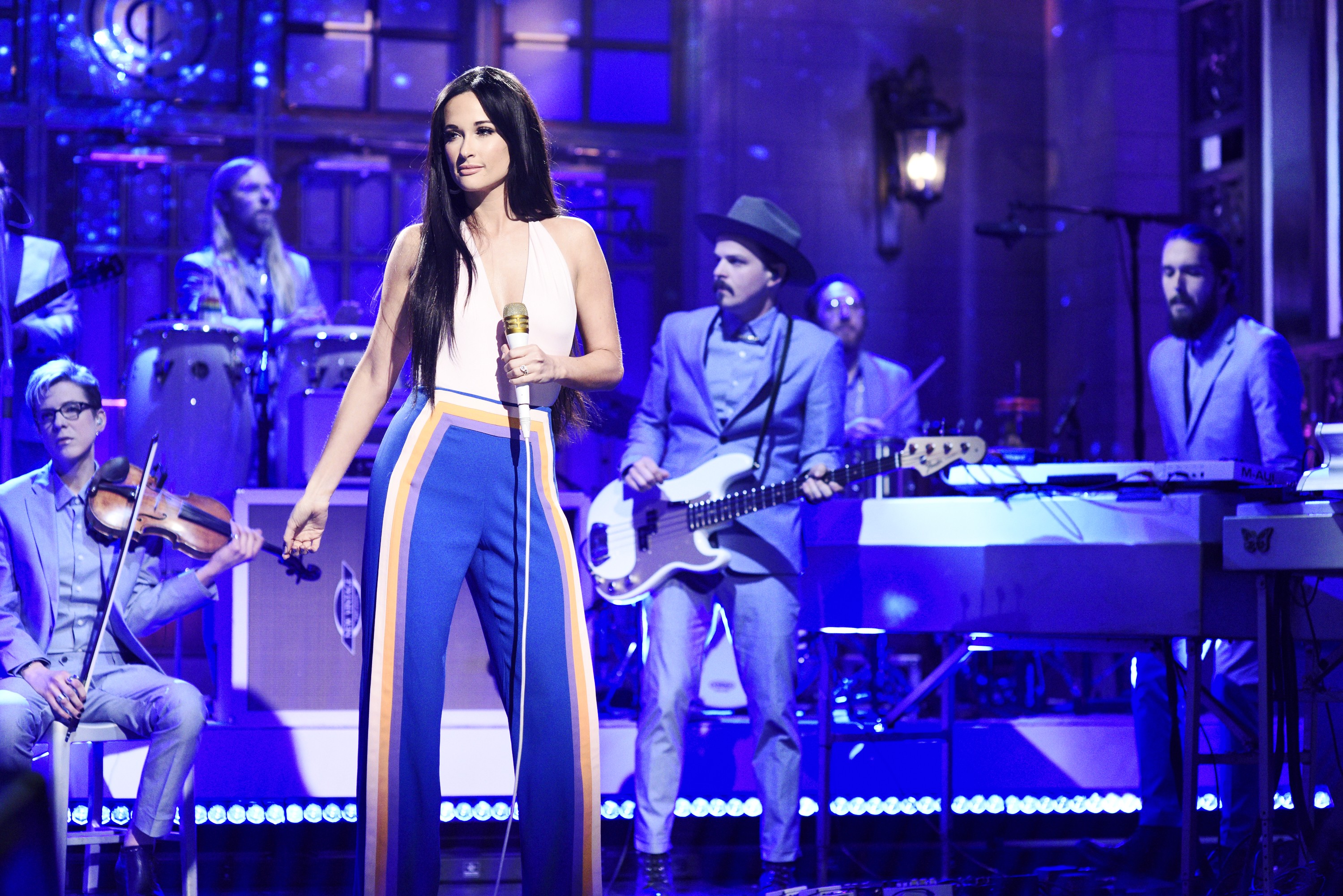 Kacey Musgraves Plays "High Horse" And "Slow Burn" On SNL: Watch - SPIN