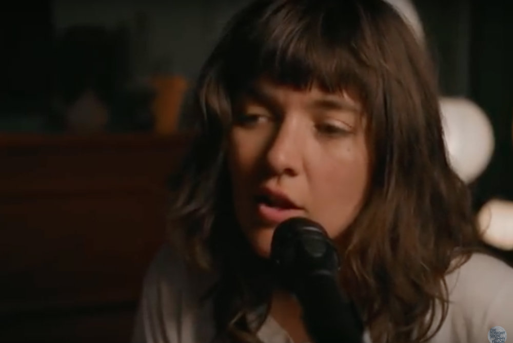 Courtney Barnett Covers "Everything Is Free" by Gillian Welch on the Tonight Show