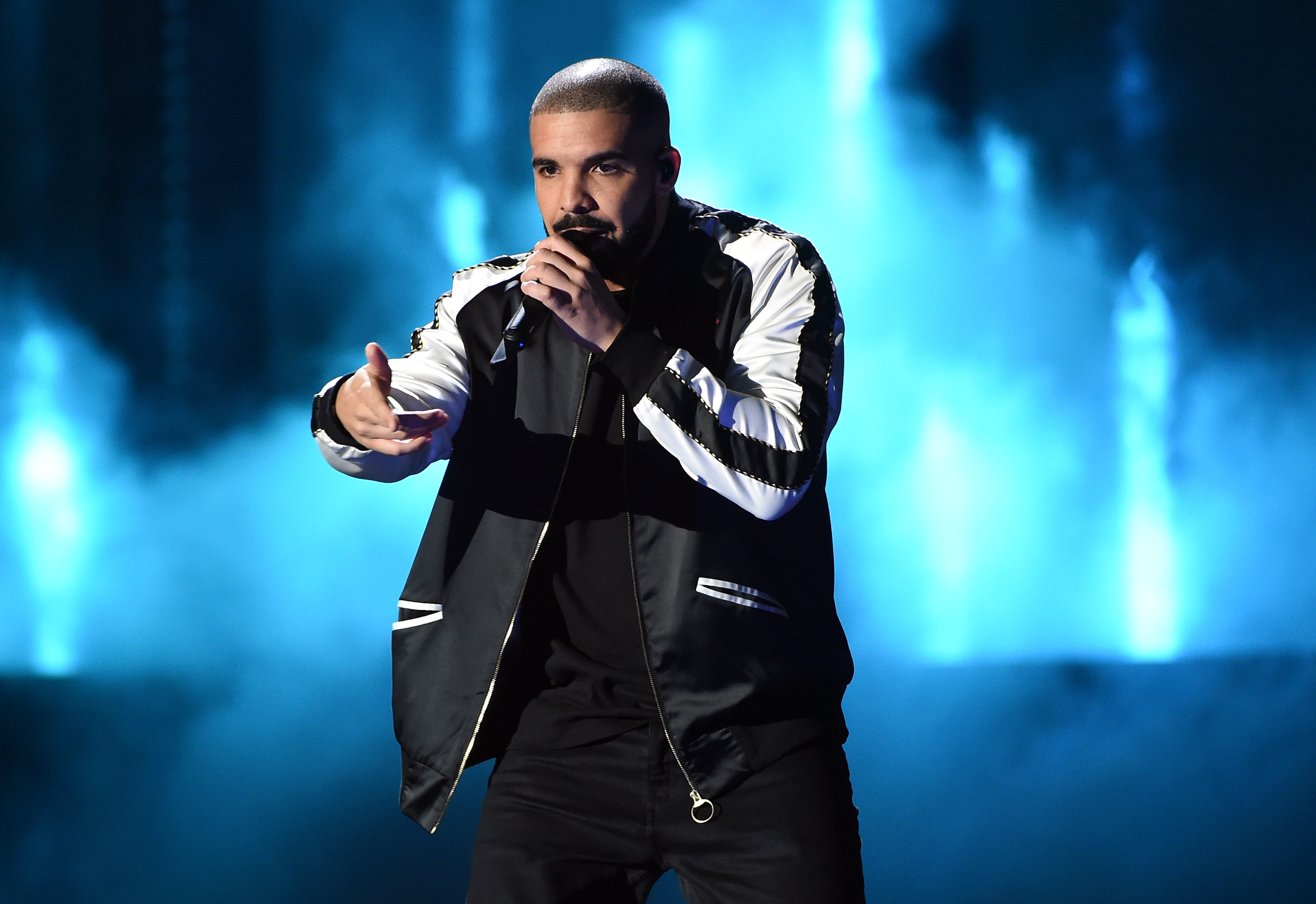 Update: Drake Announces New LP, Debut Poetry Book With Songwriter Kenza Samir