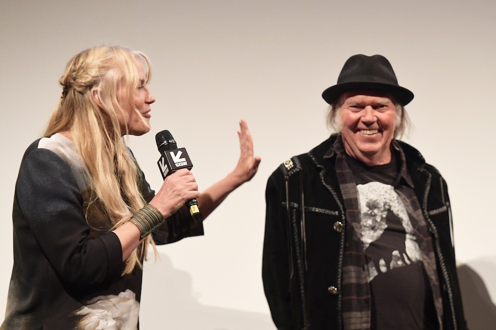 hot celeb gossip hot celeb gossip daryl hannah and neil young got secret hot celeb gossip hot celeb gossip daryl hannah and neil young got secret