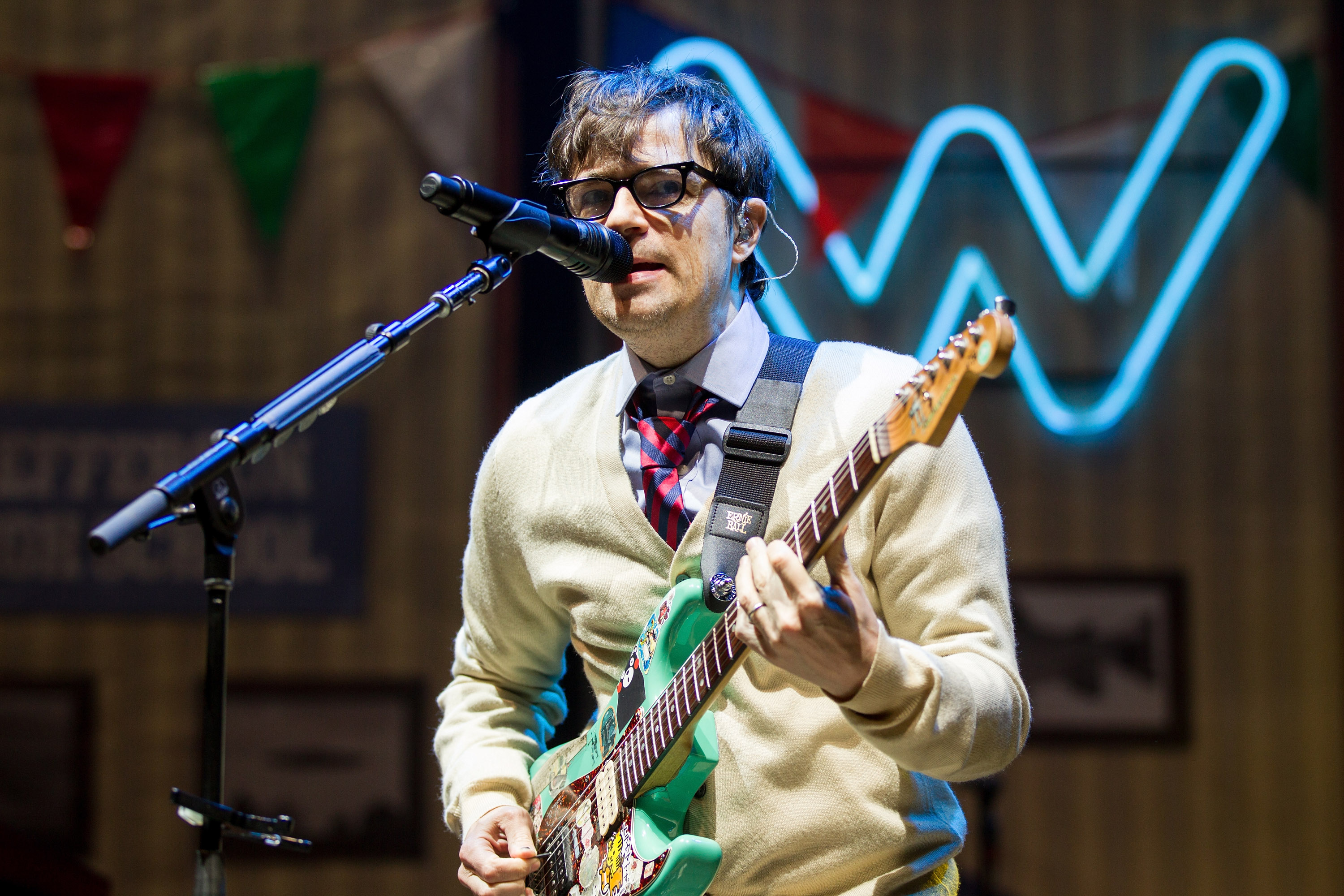 Weezer Playing 'Blue Album' In Full On Fall Tour