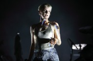 Here Are the Lyrics to Robyn’s “Dancing on My Own”