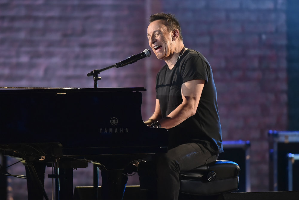 Woman Scammed by Bruce Springsteen Impersonator