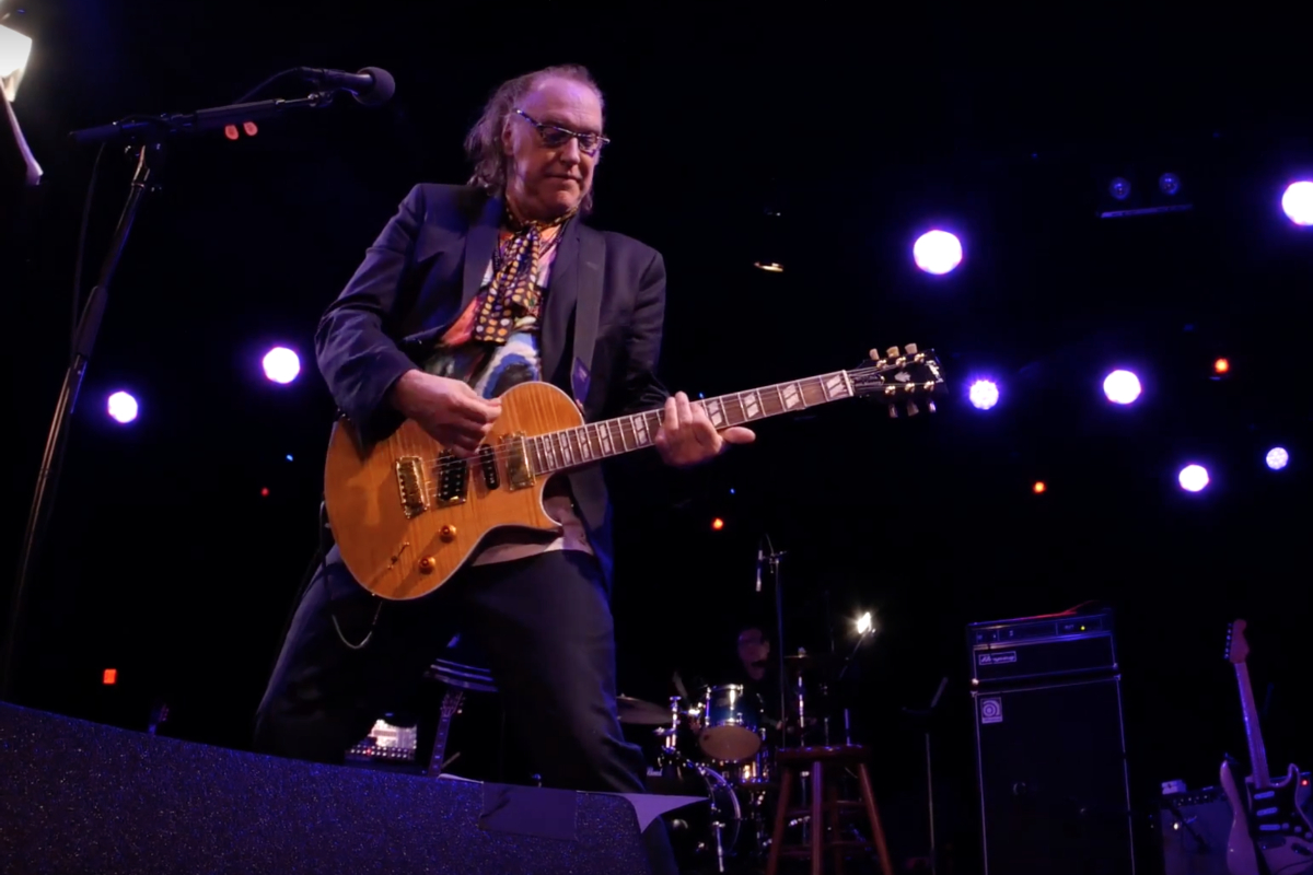 Dave Davies of the Kinks Says He's Gotten "Psychic Impressions" From Aliens