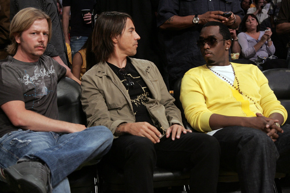 Anthony Kiedis with David Spade, Diddy at 2008 NBA Finals