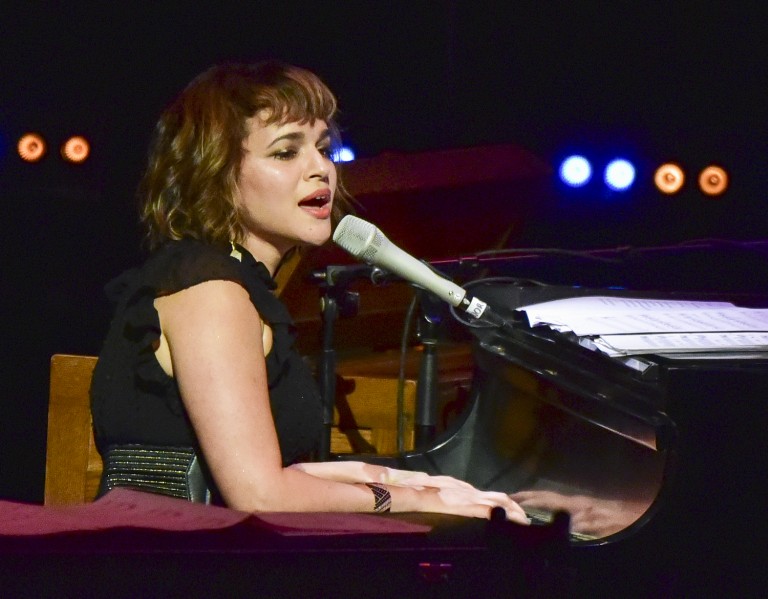 norah-jones-pays-tribute-to-ray-charles-austin-city-limits-new-years-special-watch