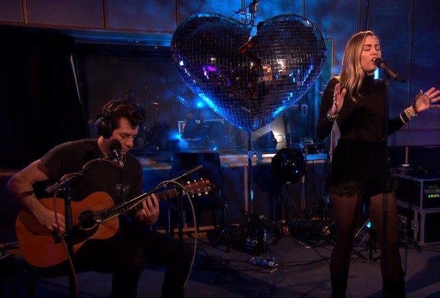 Miley Cyrus And Mark Ronson Cover Ariana Grandes No Tears