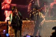 Lil Nas X Billy Ray Cyrus Stagecoach Performance Watch