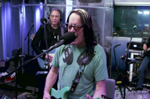 todd-rundgren-covers-weezer-hash-pipe-live-at-siriusxm-watch