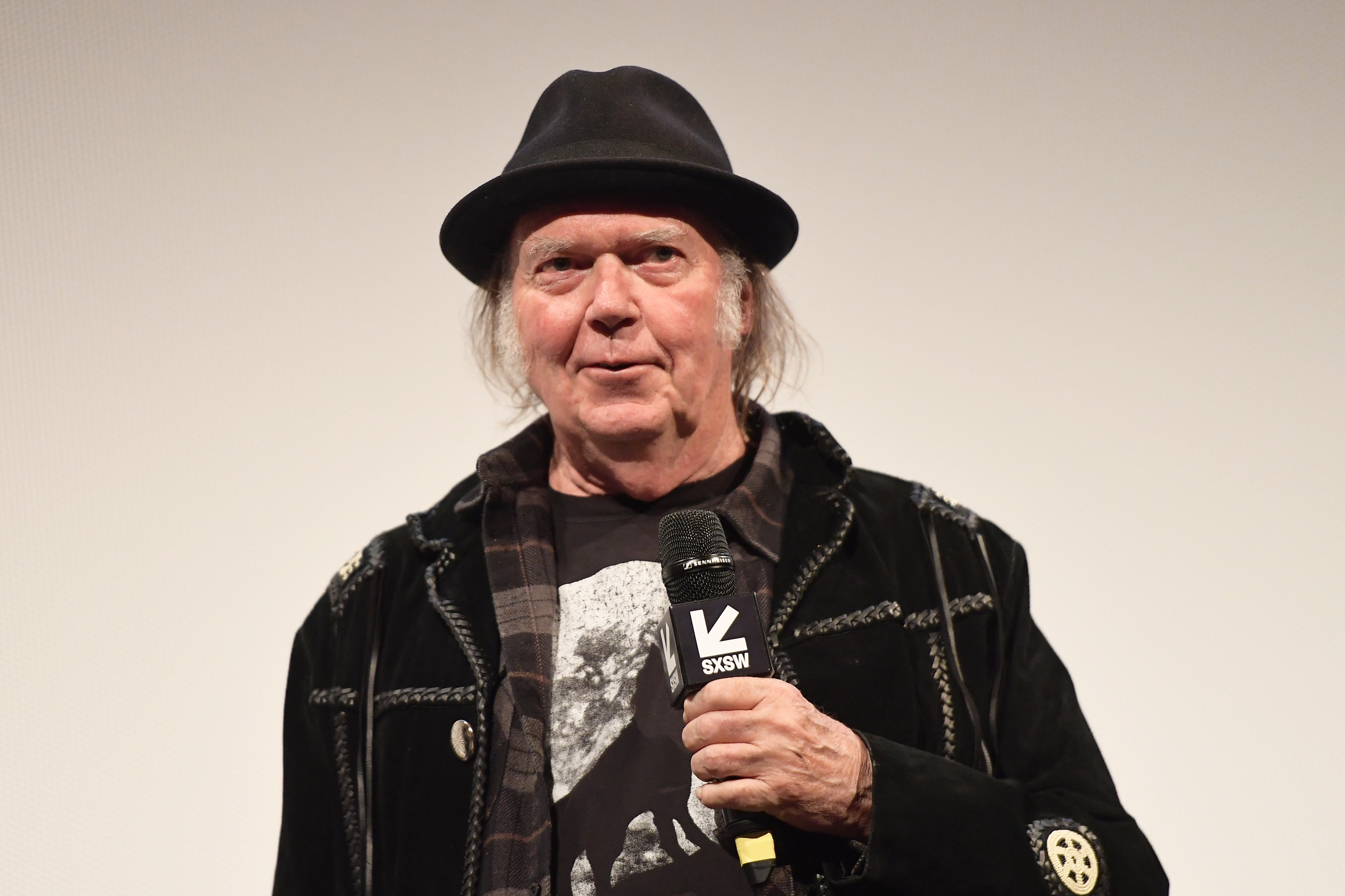 Neil Young, Crazy Horse Saddle Up For Live LP, Spring Tour