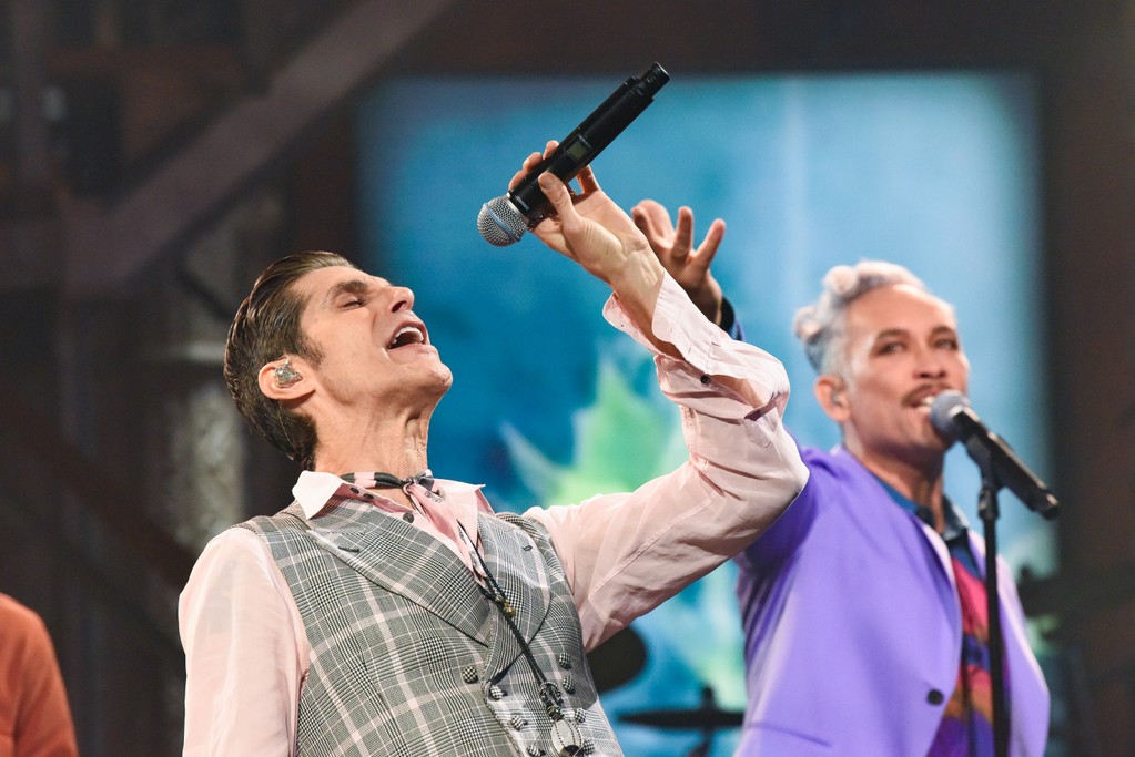 Watch Perry Farrell's Ethereal Performance on 'Stephen Colbert'