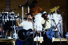 Paul Simon Performing