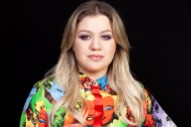 Kelly Clarkson Encourages Taylor Swift to Re-Record Songs Following Scooter Braun Conflict