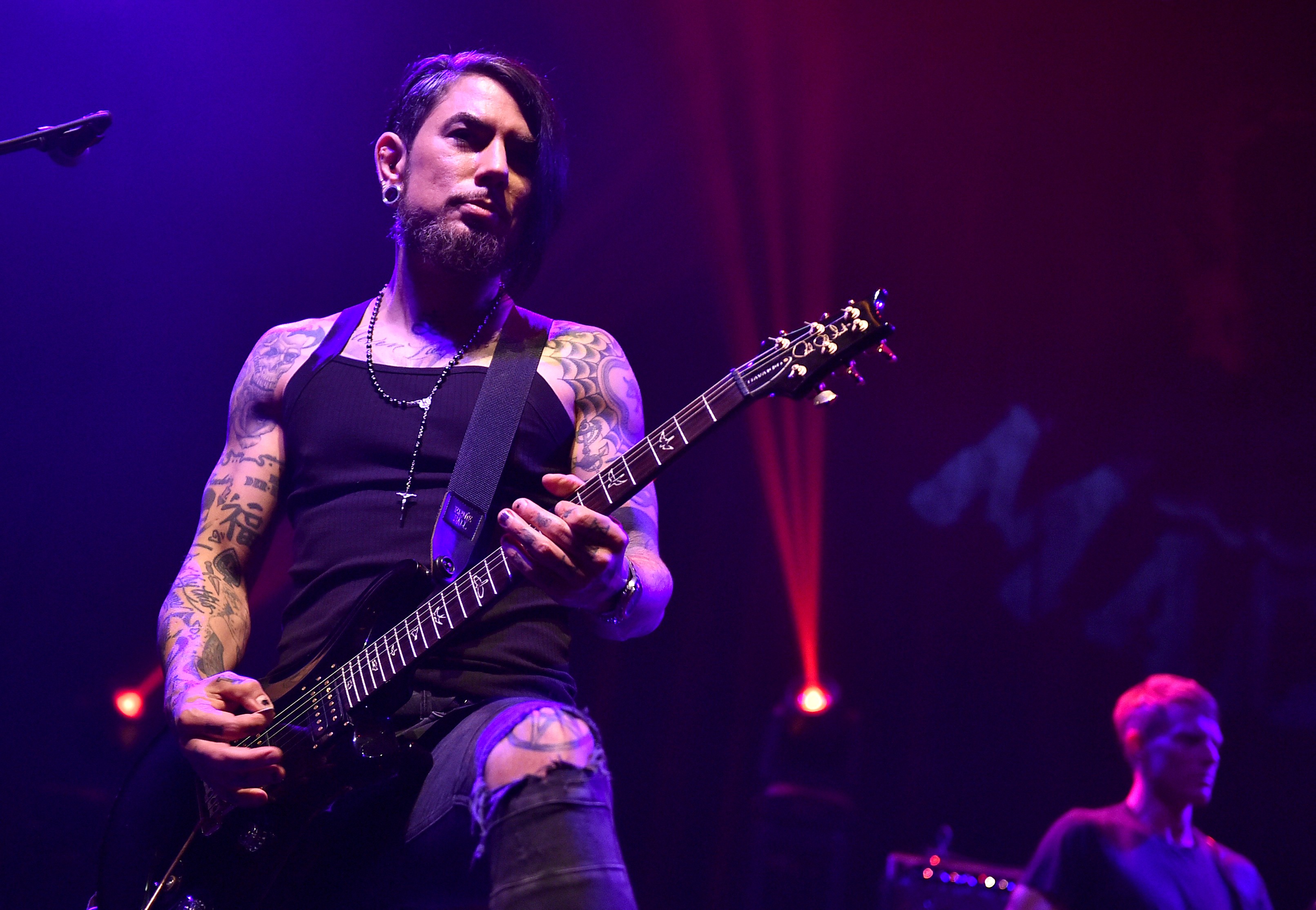 Dave Navarro Benefit Concert To Feature Perry Farrell Billy Idol More Spin