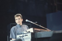 Peter Gabriel Performing