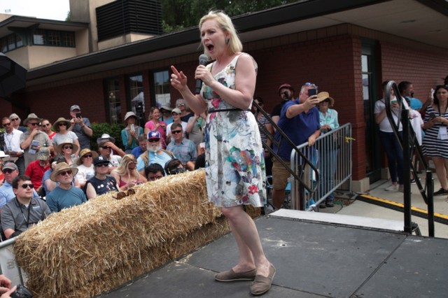 kirsten-gillibrand-xxxtentacion-playlist-1566316474