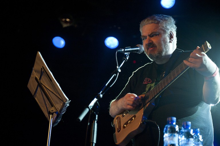 Daniel Jonston Performs In Barcelona