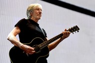 Rogers Waters Plays Pink Floyd’s “Wish You Were Here” at Julian Assange Rally