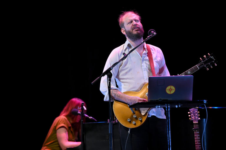 bon-iver-play-three-songs-on-cbs-this-morning-watch