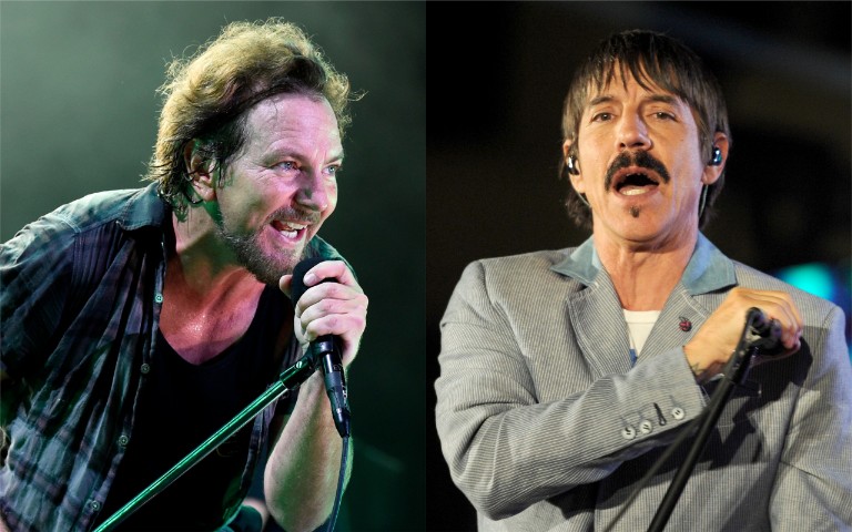 eddie-vedder-joins-red-hot-chili-peppers-to-cover-prince-and-jimi-hendrix-in-la