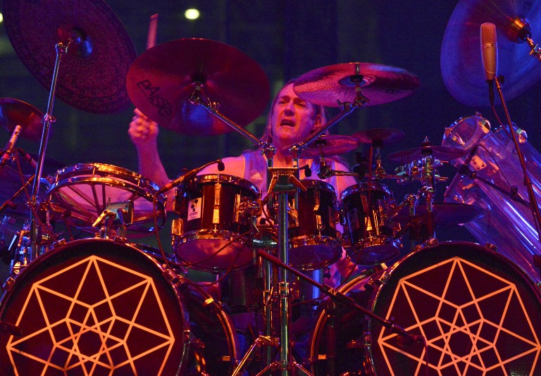 tool-danny-carey-pays-tribute-to-neil-peart-in-san-diego