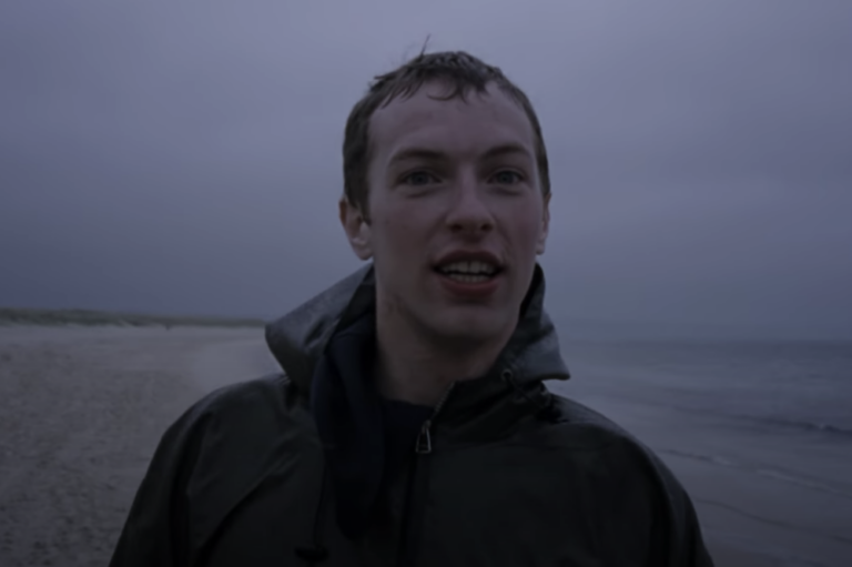 Coldplay Yellow video
