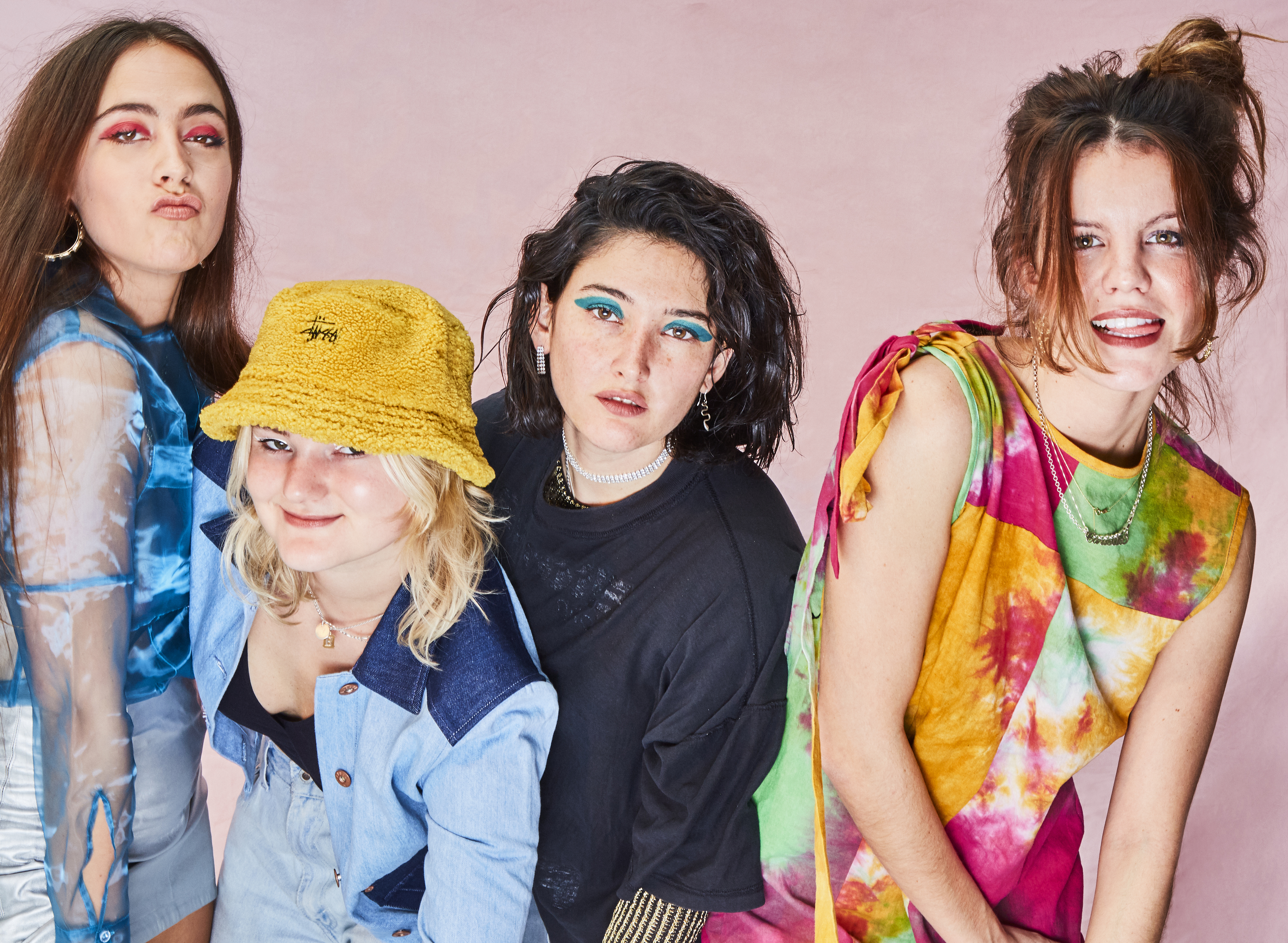 Hinds Get Their Faces Dirty in 'Easy' Video