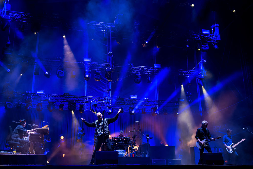 Pearl Jam Debut Seven New Songs At <i>Dark Matter</i> Tour Opener