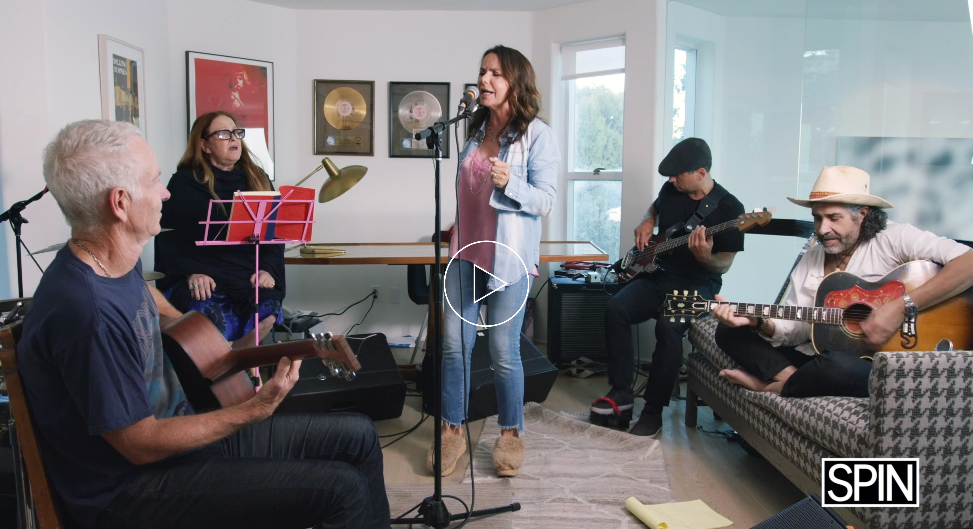 Patty Smyth Talks Doing the Theme Song for a Show She's Never Watched