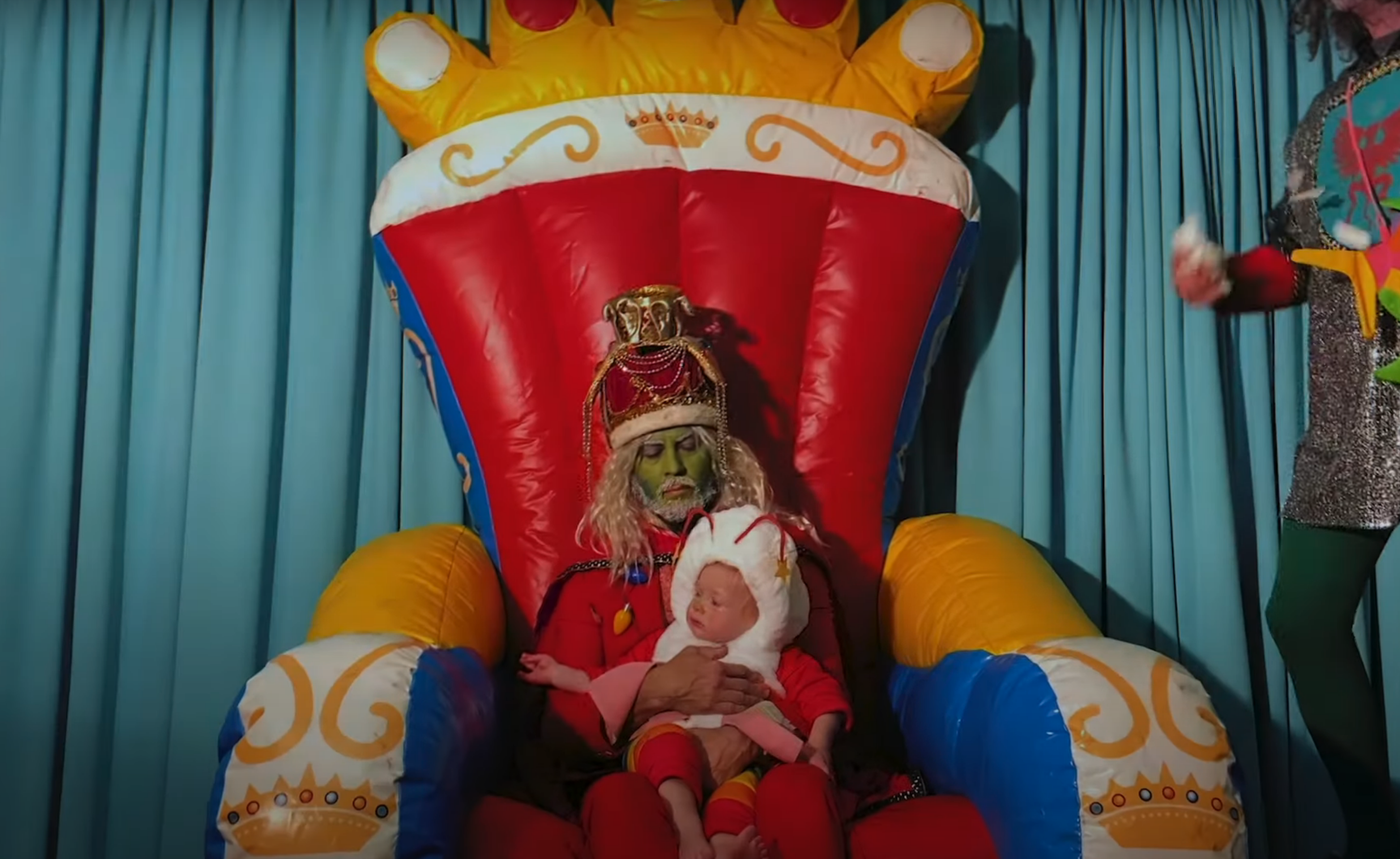 Flaming Lips Share Video for 2003 Christmas Song