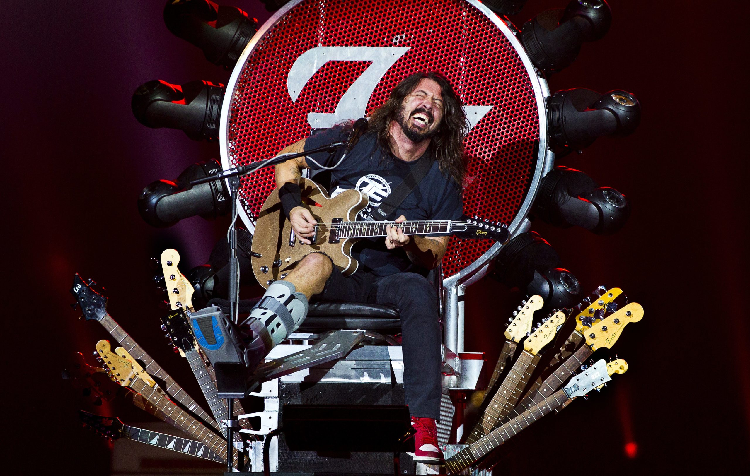 Dave Grohl throne