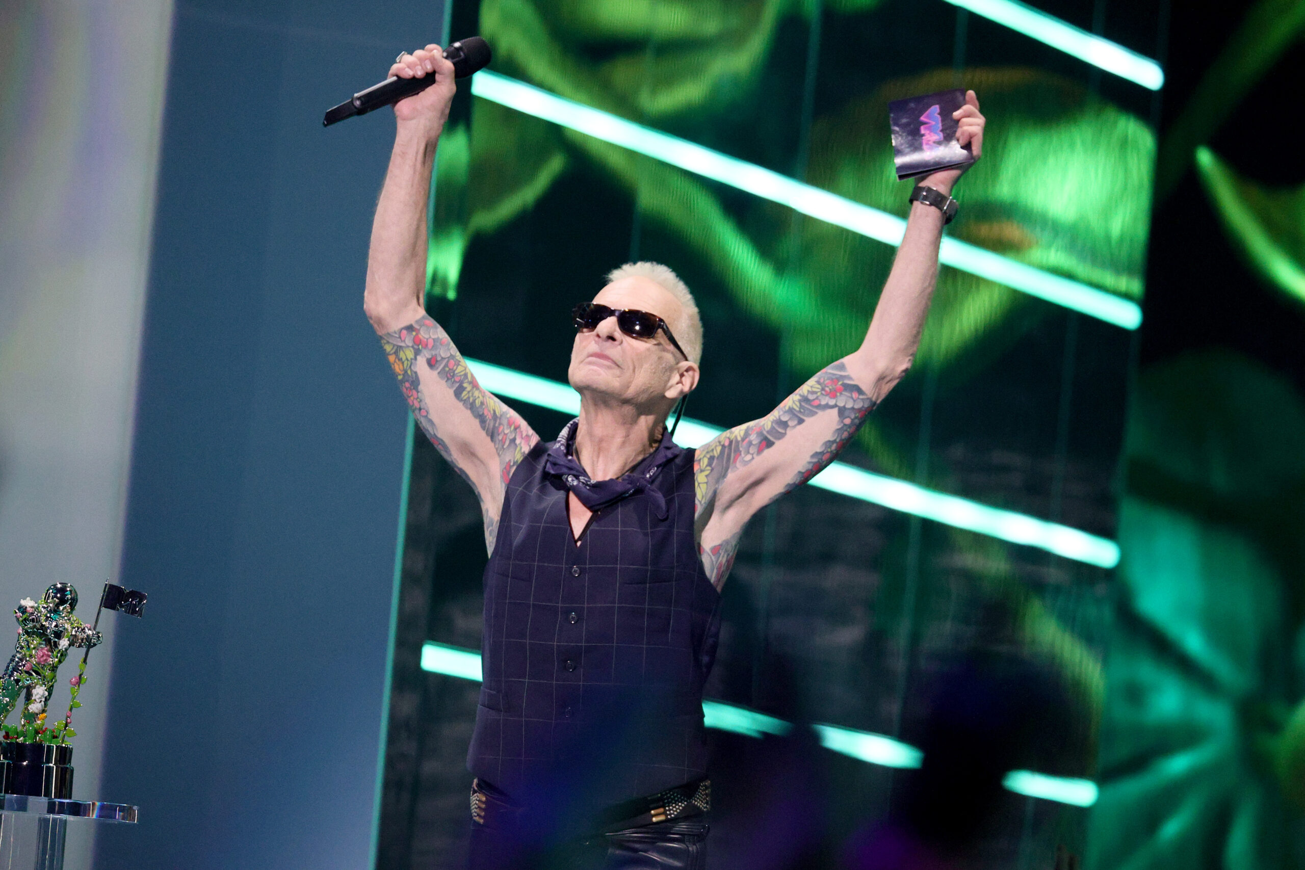 David Lee Roth Announces Retirement: 'I Am Throwing in the Shoes'