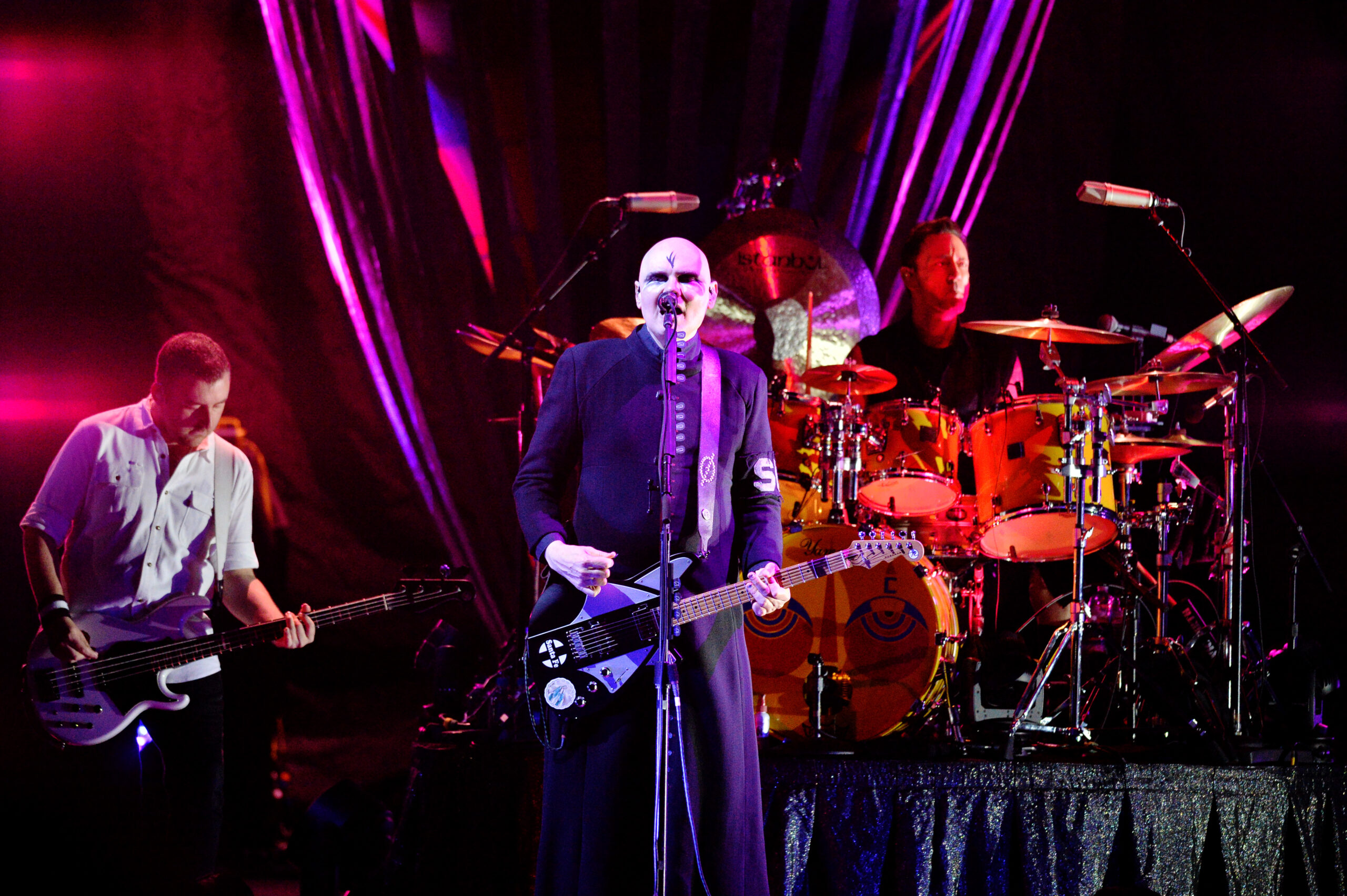 Smashing Pumpkins perform 'Quiet' for the first time in 27 years