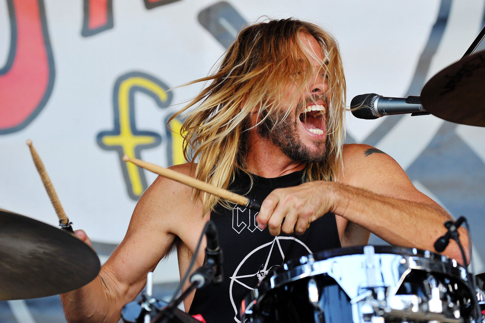 Taylor Hawkins live tributes