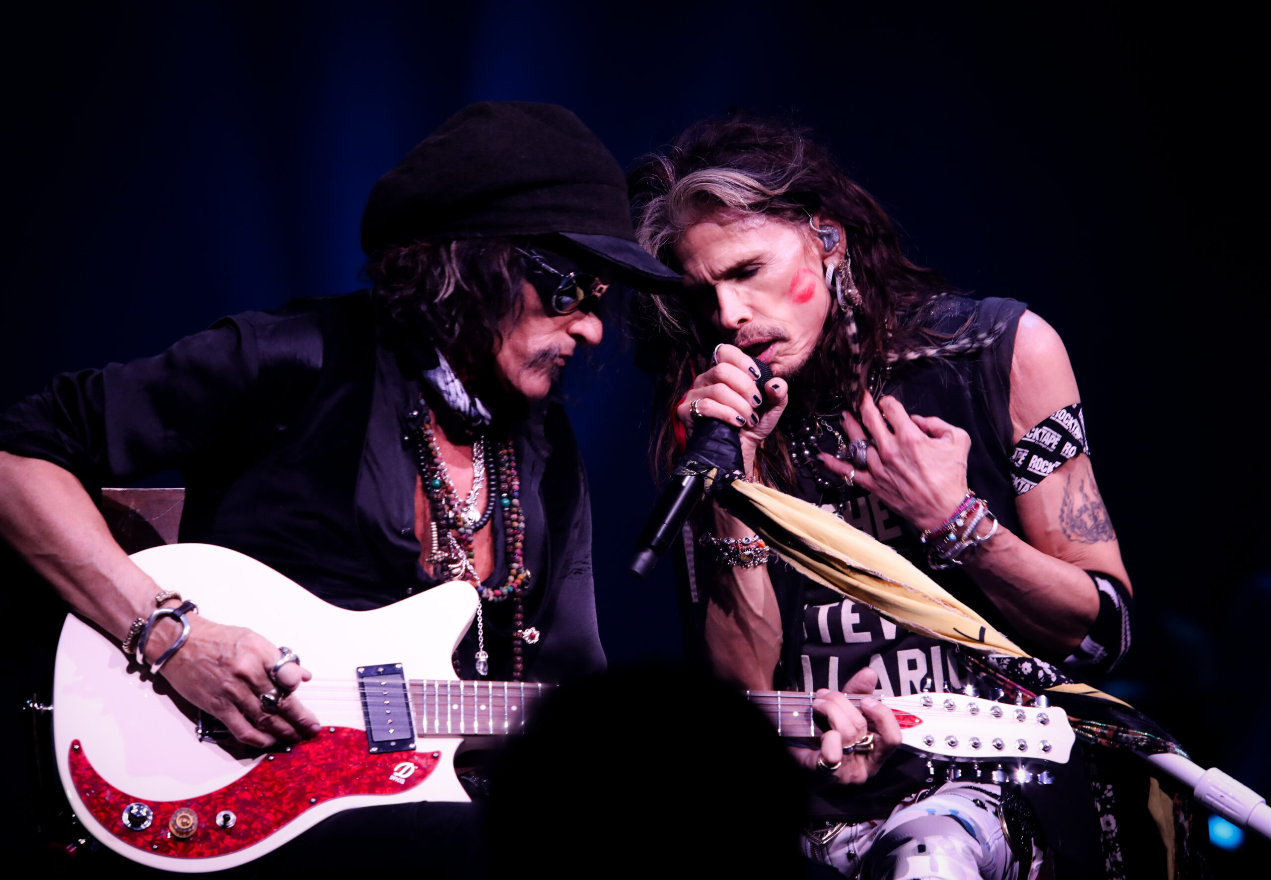 Aerosmith is a Ferrari': Going deep with Steven Tyler and Joe Perry about  the band, breakups and having Nine Lives - Metal Edge Magazine