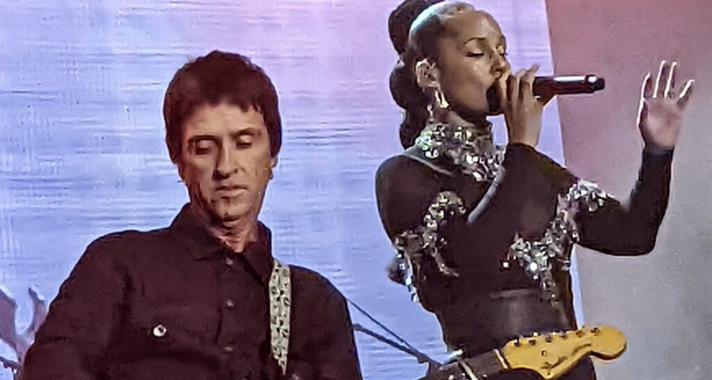 Alicia Keys performs with Johnny Marr