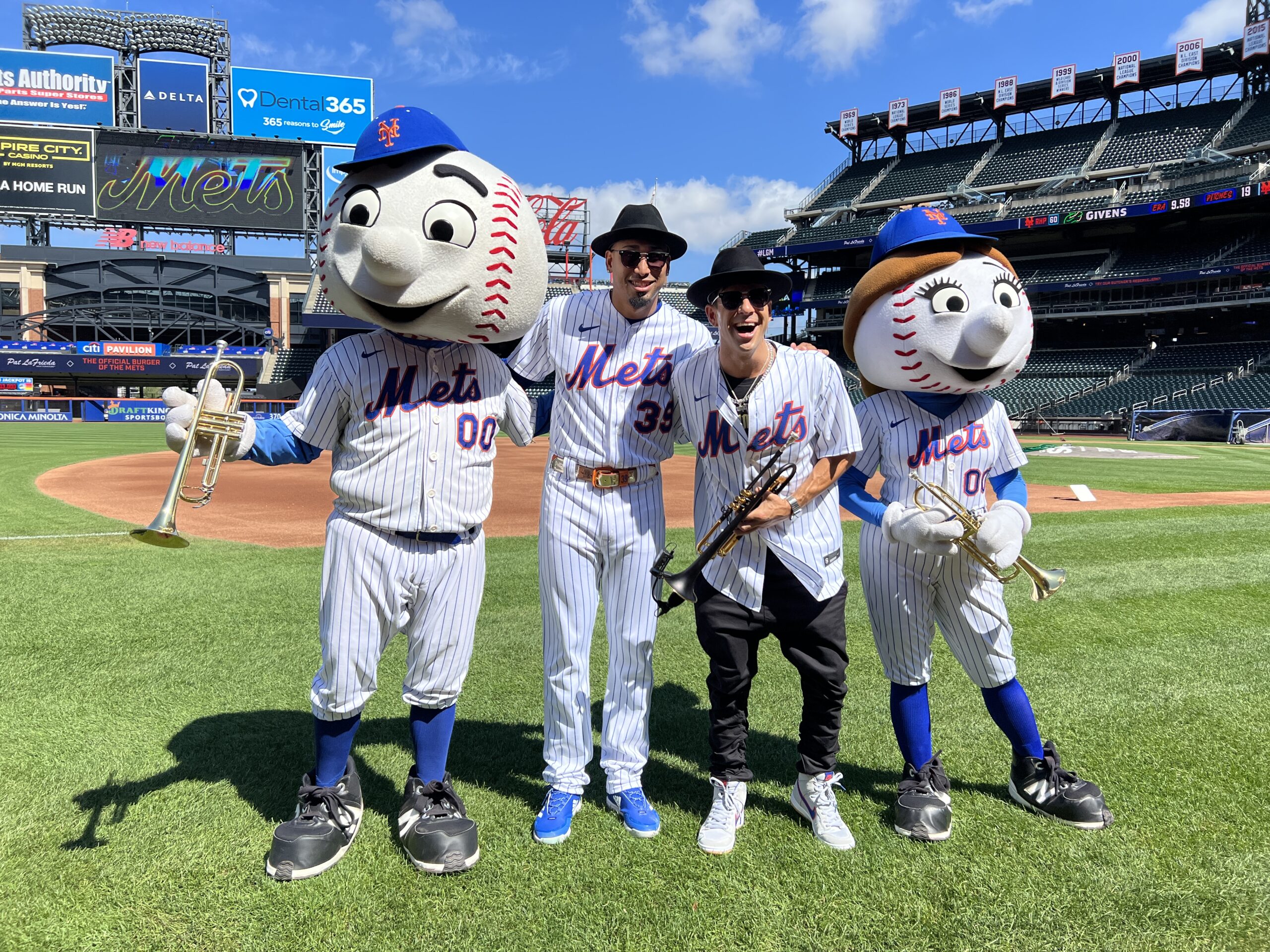 Official New York Mets Edwin Diaz Sound The Trumpets signature