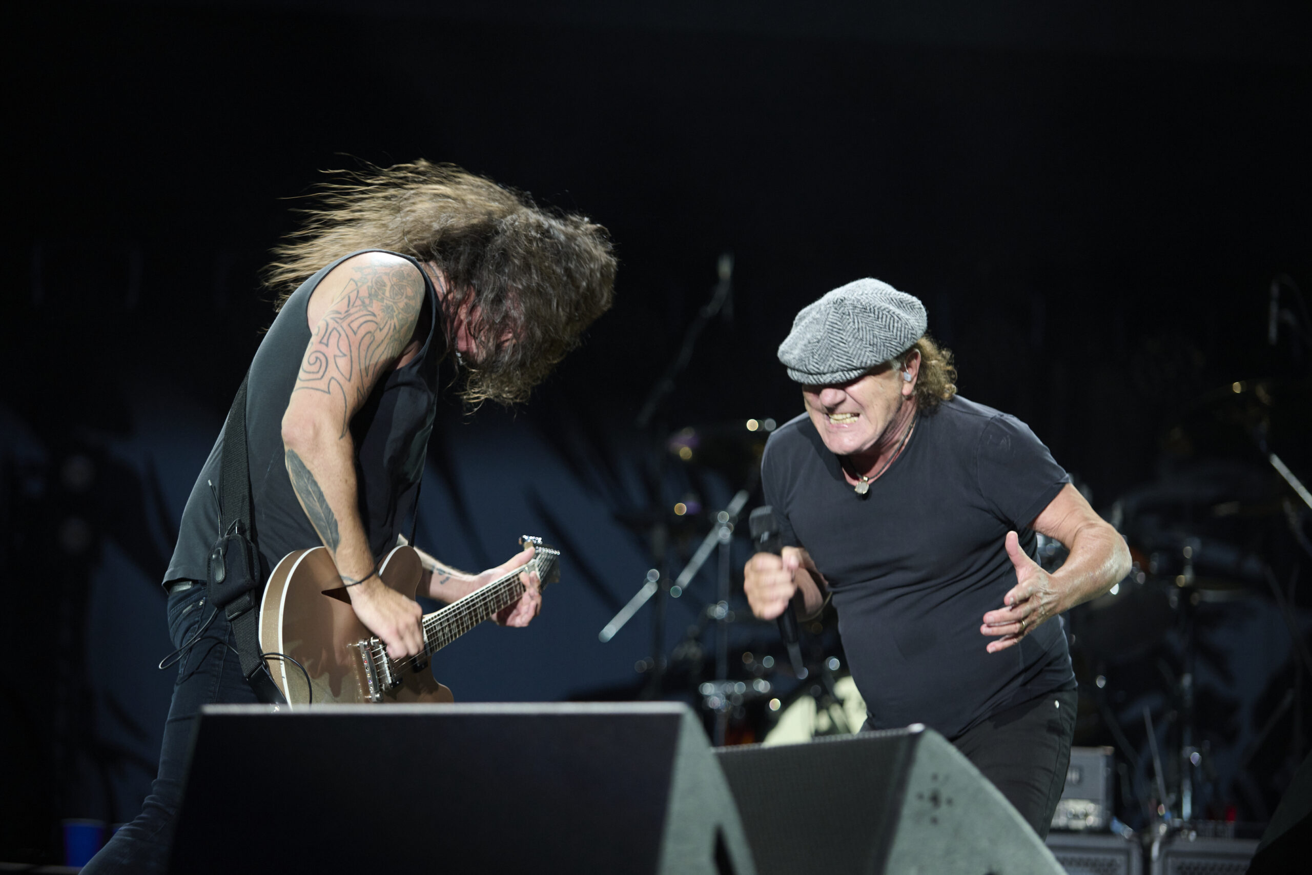 Slash Plays The Blues With Brian Johnson, Steven Tyler On New LP