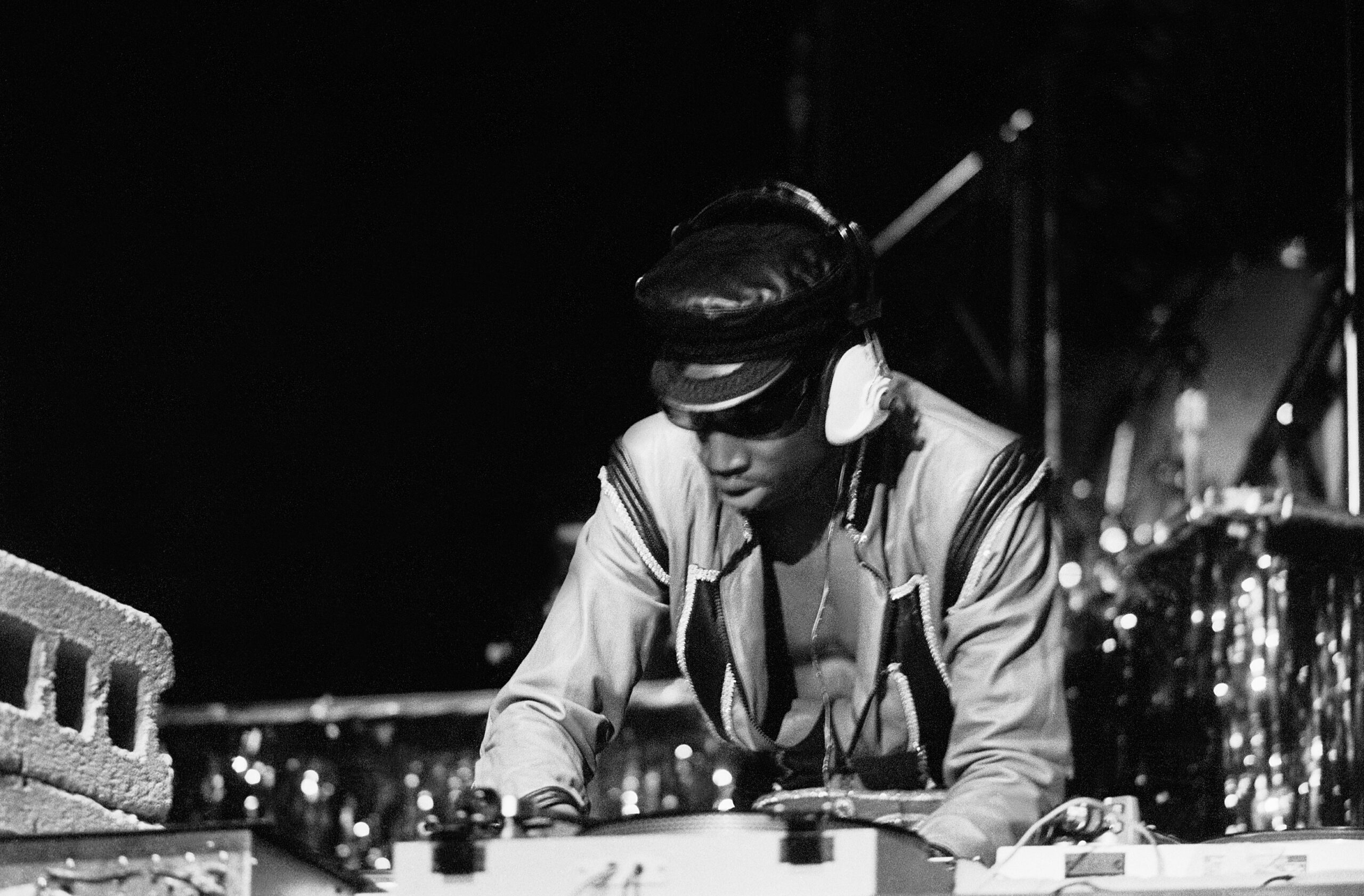 Official Website of DJ Grandmaster Flash